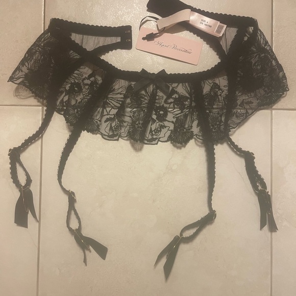 Agent Provocateur Black Lace Garter - Picture 6 of 6